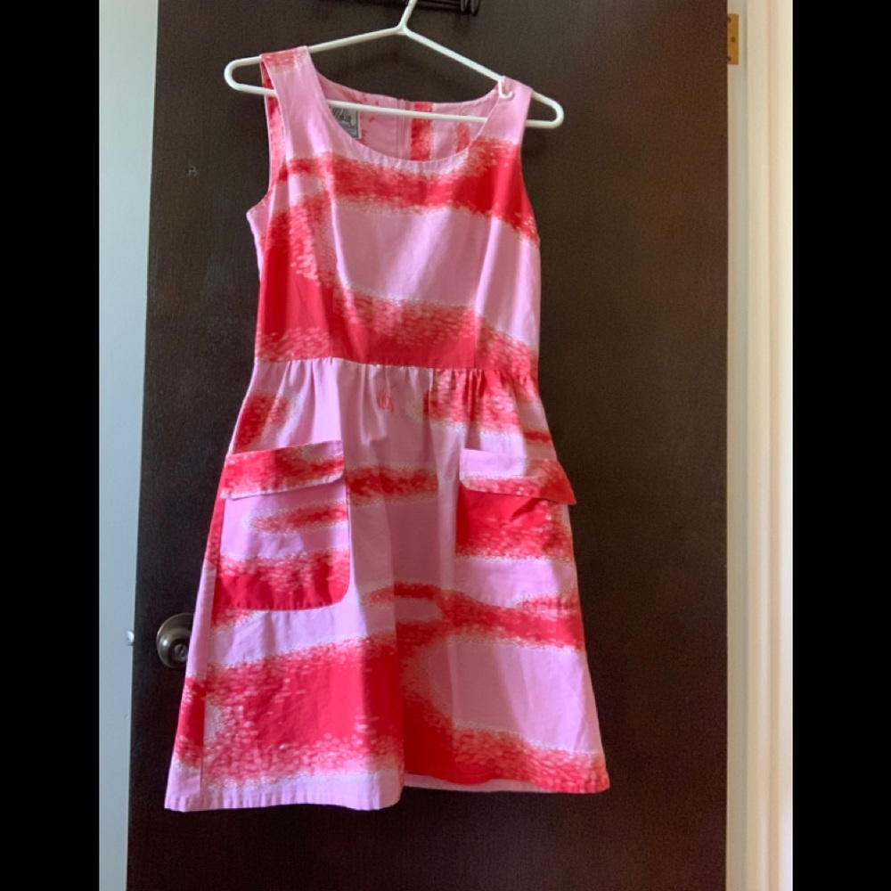 Super Cute Dress with pockets!